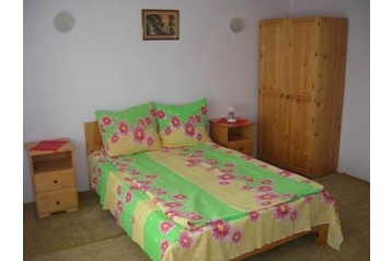 Rumānija Privát Almaş, Eksterjers